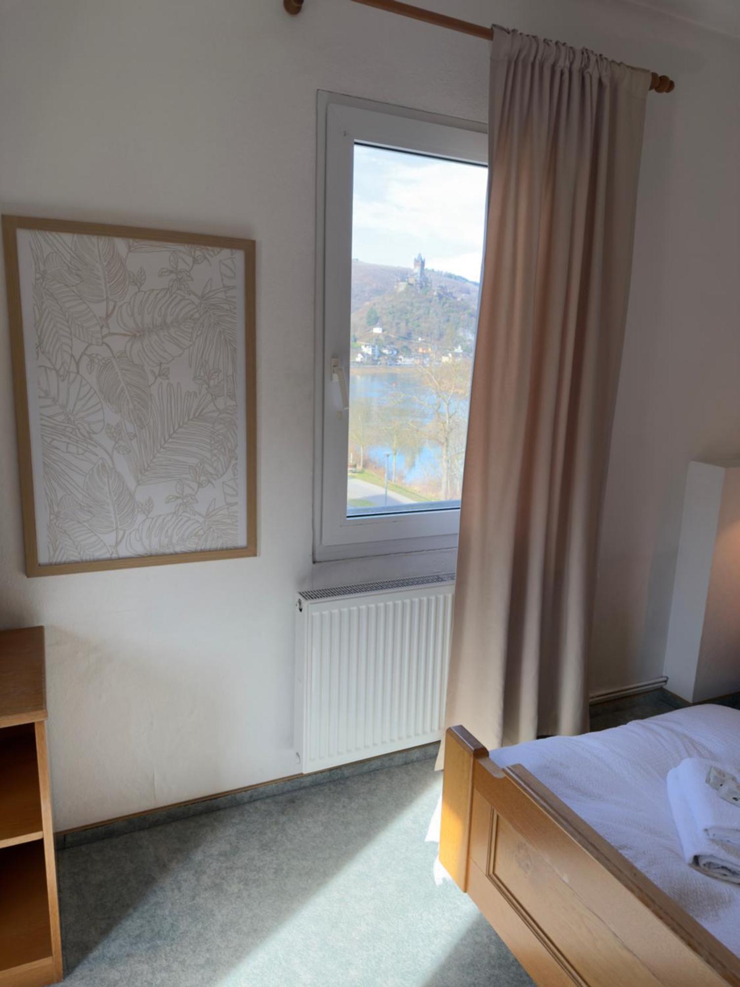 Hotel "Zur Schoenen Aussicht" Cochem Exterior photo